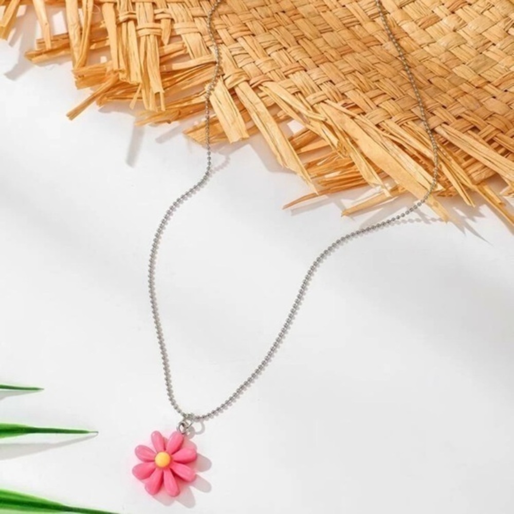 3/$30 ๐ค Sunflower Pendant Necklace